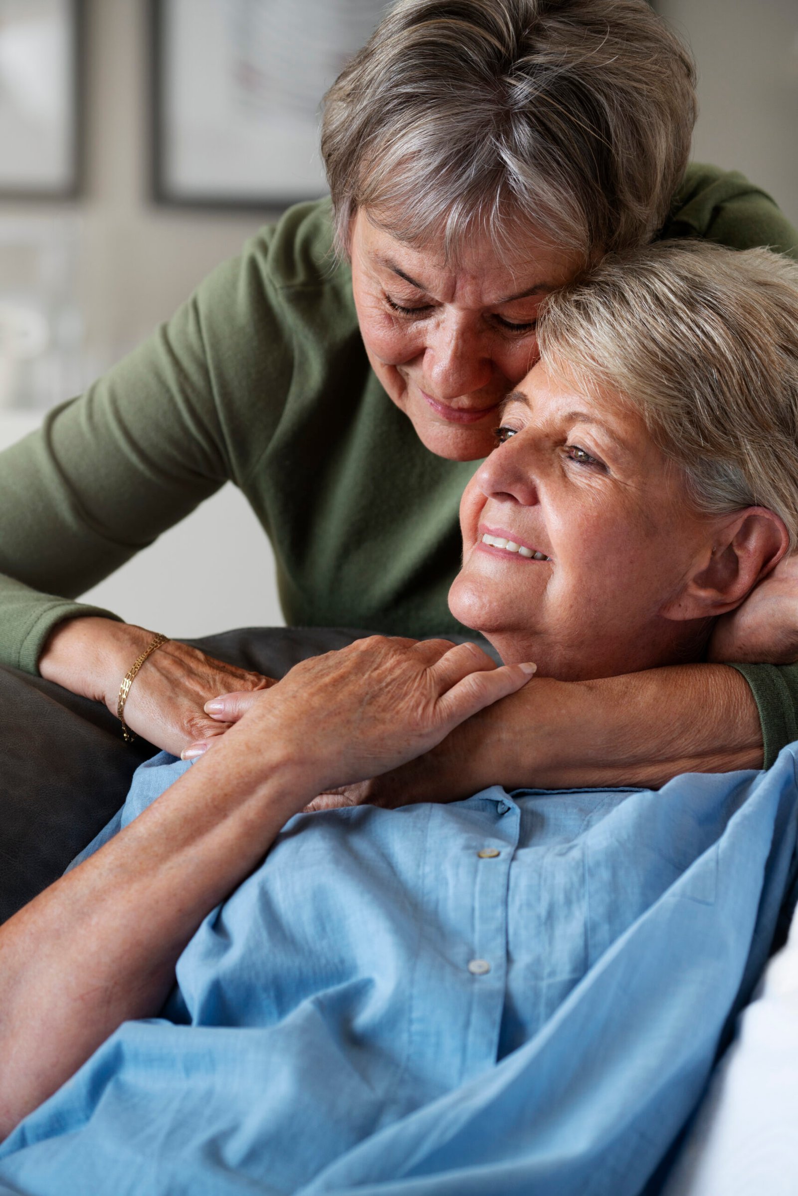 happy-eldery-couple-side-view